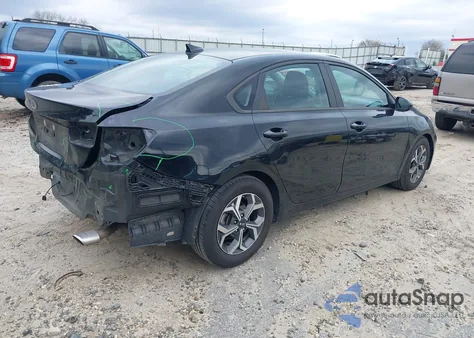 2021 Kia Forte Lxs z USA, uszkodzony, nr VIN 3KPF24AD0ME339478
